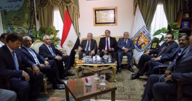 بالصور.. الوفد الروسى يلتقى محافظ جنوب سيناء ويتفقد مطار شرم الشيخ