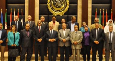 وفد من جامعة كارديف متروبوليتان ونواب الإسكندرية يزورون مقر الأكاديمية العربية