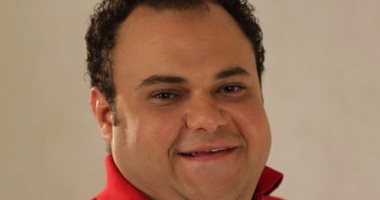 وصول الممثل مدحت تيخا محكمة العباسية لحضور محاكمته بتهمة تعاطى المخدرات