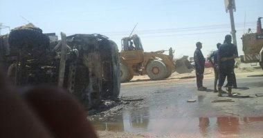 انقلاب مقطورة خلال تفقد وزير النقل لطريق السويس ـ القاهرة