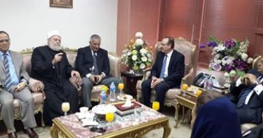"زكى بدر " وعلى جمعة يصلان بنى سويف لوضع حجر أساس مشروع تحسين بيئة السكن