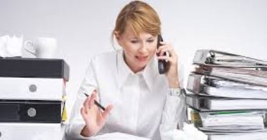 5 ألوان ملابس تساعدك على الهدوء والاسترخاء.. مش بس التركيز اللى مهم فى الشغل