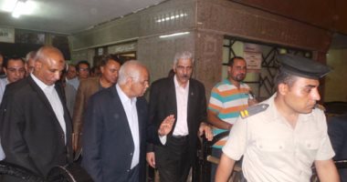 بالصور.. وزير النقل يتفقد الأعمال الإنشائية بمحطة سكة حديد أسوان