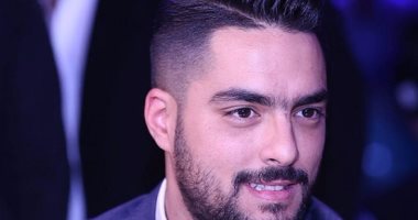 حسن الشافعى وأحمد فهمى يصلان القاهرة بعد المشاركة فى آراب أيدول ببيروت