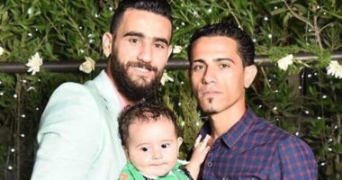 باسم مرسى ينشر صورة له مع أخيه وابنه على إنستجرام 