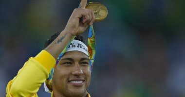 أولمبياد 2016.. بالصور.. نيمار يضيء سماء ماراكانا بعد التتويج بالميدالية الذهبية.. النجم البرازيلى يدفن أحزان الماضى بتسجيل ركلة الترجيح الحاسمة أمام ألمانيا.. ويحول انتقادات الجماهير إلى إشادة 