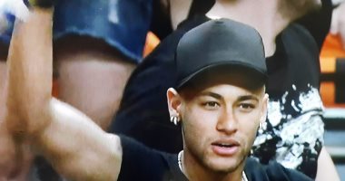 أولمبياد 2016 ..نيمار يحتفل مع منتخب البرازيل للكرة الطائرة بذهبية البطولة