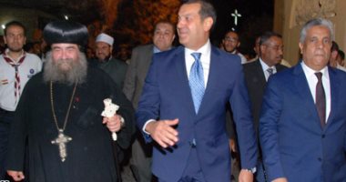 بالصور والفيديو.. محافظ أسيوط يزور دير السيدة العذراء لتهنئة الاقباط بذكرى رحلة العائلة المقدسة