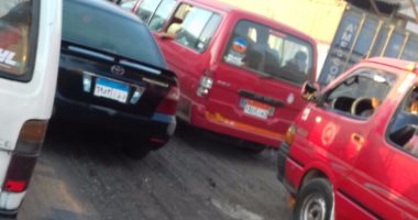 زحام مرورى أعلى كوبرى الجيش بسبب مد كابلات كهربائية 