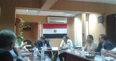 مجلس البيئة بجامعة دمياط يناقش فاعليات حملة الكشف المبكر عن أورام الثدى 