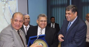 المجلس الأعلى للجامعات يكرم عبد الحكيم عبد الخالق رئيس جامعة طنطا السابق