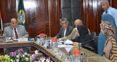 مواطنة تشكو قلة مياه الرى لمحافظ الدقهلية.. والمحافظ لـ "الرى": لازم تروى أرضها النهاردة