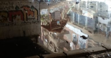 صرف مياه المجارى داخل نفق العزبة البيضا فى الخصوص