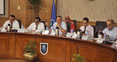 مجلس عمداء الكليات بجامعة قناة السويس يناقش استعدادات العام الجديد