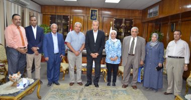 محافظ قنا يلتقى بعثة الصندوق الدولى للتنمية الزراعية لتطوير الرى الحقلى