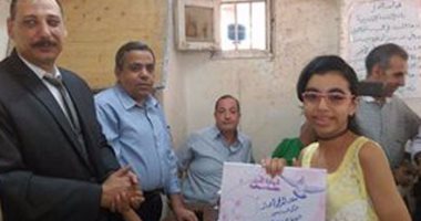 بالصور.. بلبيس التعليمية تكرم طلابها بالشهادات العامة من المتفوقين 