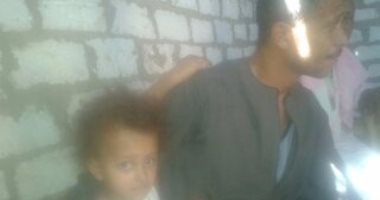 مأساة طفلة بسوهاج لا تسمع ولا تتكلم وتحتاج الى زرع قوقعة