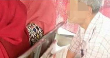 حدش شاف جدو بيتحرش.. هاشتاج جديد على "فيس بوك" لفضح "المتحرش الأساتوك" فى الأتوبيس.. صفحة مبروك أنت متحرش مشهور إلكترونياً تفتح ملف "تحرش العواجيز" على طريقة "I Know Him".. والفتيات يشاركن بقصصهن
