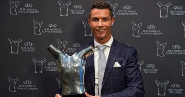 رونالدو يحتفل بجائزة الأفضل فى أوروبا مع زملائه بمدريد