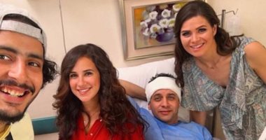 مصطفى قمر ينشر صورته مع يسرا اللوزى وشيرى عادل فى كواليس "فين قلبى"