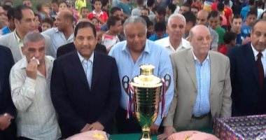 بالصور.. محافظ الغربية يحضر نهائى بطولة كرة قدم بزفتى