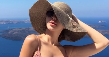 بالصور.. ميريام فارس بـ"البيكينيى" على شواطئ اليونان