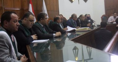 إمام مسجد يقيم دعوى أمام مجلس الدولة لتغيير وقت "صلاة الفجر"
