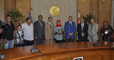 جامعة قناة السويس تكرم سارة سمير وتهديها منحة دراسية حال قبولها بالجامعة
