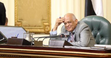 عبد العال يطالب بتفعيل التشويش بالقاعة لمنع النواب من استخدام الموبايل