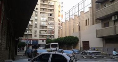 قارئ يرصد أعمدة إنارة مضاءة نهاراً لليوم الثانى على التوالى بالمنيا