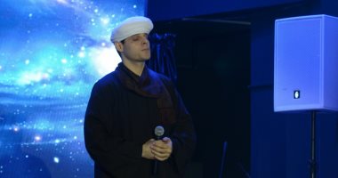 بالصور.. محمود التهامى ينشد فى ختام مؤتمر أهل السنة و الجماعة بالشيشان