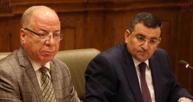 أسامة هيكل يحتج على غياب ممثلى وزارة الثقافة ويحتج في رسالة للنمنم: ما بنهزرش