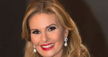 يسرا ضيفة إنجى على فى برنامج "النجوم أقرب لك"