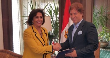 بالصور.. اتحاد الكرة يوقع بروتوكول بيع دورى القسم الثانى للتلفزيون 