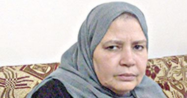 والدة شهيد "رابعة" النقيب مصطفى يسرى: الرئيس أوفد مندوبا لتشييع الجنازة لأن ابنى بطل بجد.. أطلقت الزغاريد فى مدافن العائلة وألقيت الزهور على جثمان ابنى لأنه شهيد.. ومصطفى أدى مناسك العمرة قبل استشهاده
