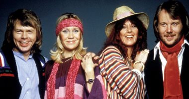 فريق ABBA يعود إلى الساحة الغنائية من جديد بعد غياب 35 عاما