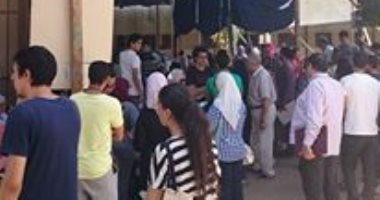 بالصور.. وقفة لطلاب الثانوية السودانية أمام مكتب التنسيق