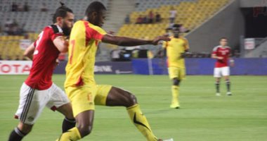 بالصور.. بعد 30 دقيقة.. مصر 0 – 0 غينيا وتريزيجيه وفتحى أنشط أوراق الفراعنة الهجومية