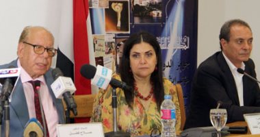 فى ذكرى رحيل رائد الرواية العربية.. تعرف على أشهر معارك نجيب محفوظ