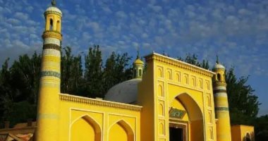 بالصور.. مسجد اتيجار أكبر مساجد الصين.. لقبوه بـ"مكة الشرق الصغيرة" ويستقبل 100 ألف مصلى فى الأعياد.. مدنية كاشغار أول ميناء تجارى دولى فى الصين لربط الثقافات الشرقية والغربية