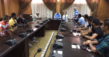 رئيس جامعة القناة يستقبل منتخب الكرة بعد فوزه بالمركز الثانى بالبطولة الصيفية