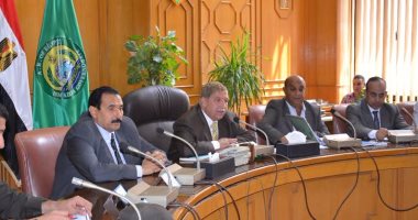 محافظ الإسماعيلية يؤكد على الاهتمام بتطوير المنظومة التعليمية