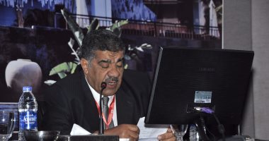 "أستاذ جراحة" يكشف عن أعراض خفية لسرطان القولون