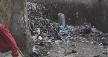 بالصور..حى السيدة زينب يتحول إلى مستعمرة لتجميع القمامة..والأهالى يستغيثون