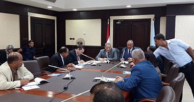 الهلالى الشربينى يجتمع بمسئولى "تعليم البحر الأحمر"