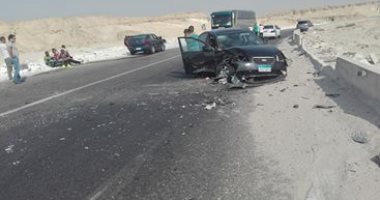 إصابة 6 أشخاص فى حادث تصادم سيارتين بالطريق الدائرى الأوسطى