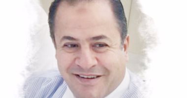 سيناريو الأرز يتكرر مع السكر.. اتفاق "القابضة" مع الشركات على 5 جنيهات للكيلو.. الأسعار تشهد ارتفاعات غير مبررة بسبب الاحتكار.. والحل توسيع التنافس بين التجار واستيراد 800 ألف طن