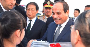 الصين تجمع السيسي برئيس وزراء اليابان للمرة الثالثة فى عامين.. شينزو آبى يؤكد تأثر شعبه بكلمة الرئيس فى برلمان طوكيو.. وتنفيذ المشروعات المتفق عليها فى الطاقة والصحة.. وافتتاح المتحف الكبير 2017