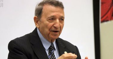 بالصور.. مصطفى السيد: تتبعت مستقبل زويل وكنا دائما نتحدث عن البحث العلمى فى مصر