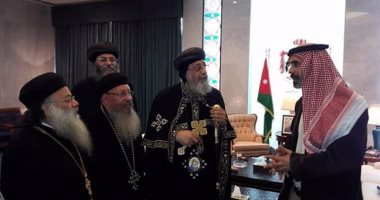 مئات الأقباط بالأردن يستقبلون البابا بالورود والزغاريد